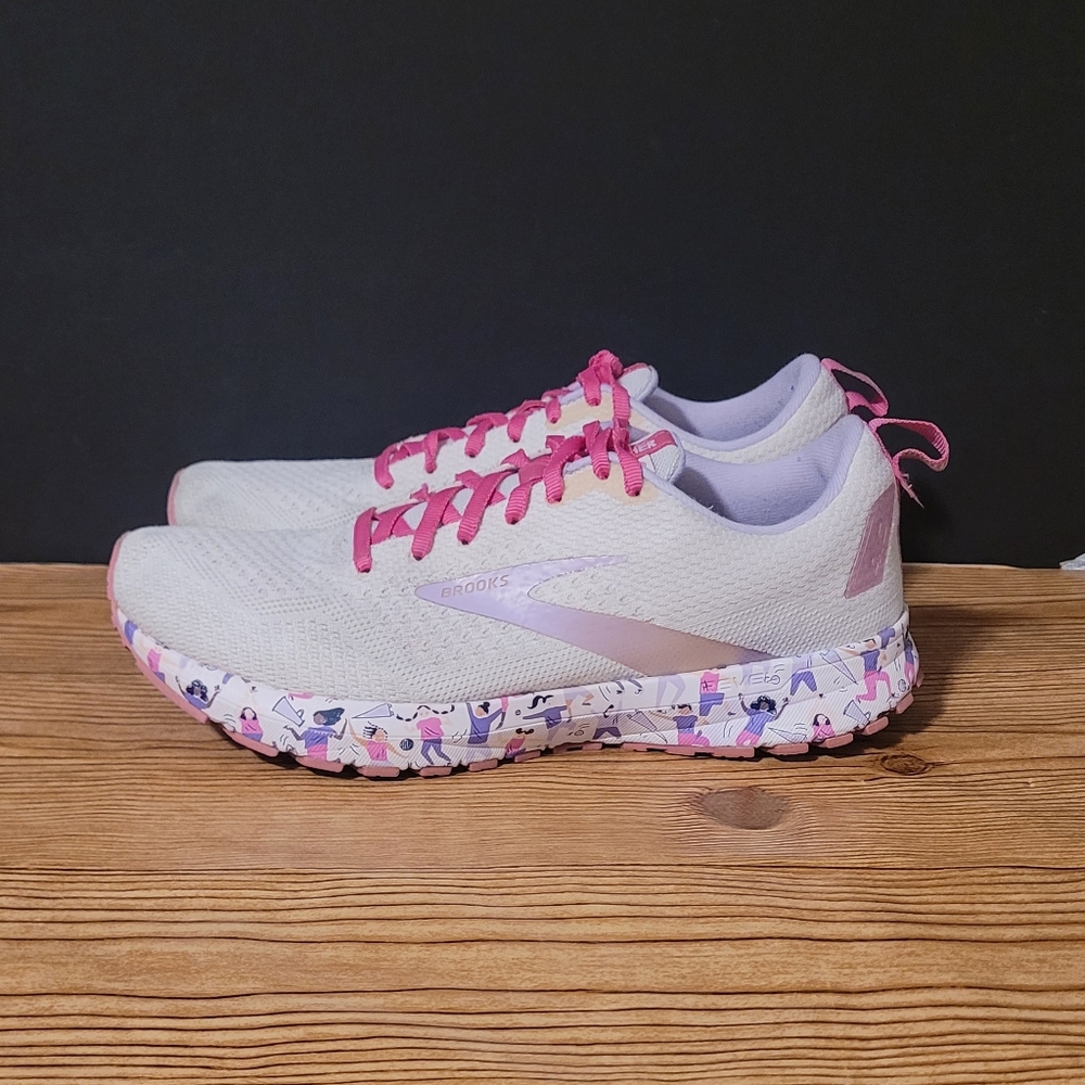 Brooks Revel athletic running shoes limited edition womens size 9 sneakers